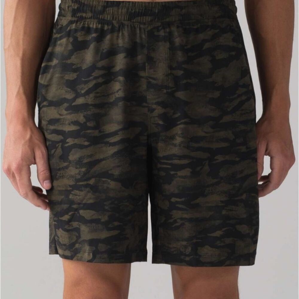 Lululemon Men’s Pace Breaker Short Linerless 9" Bricollage Military Green Black